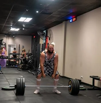 Athlets deadlifting in drag Stock Photos