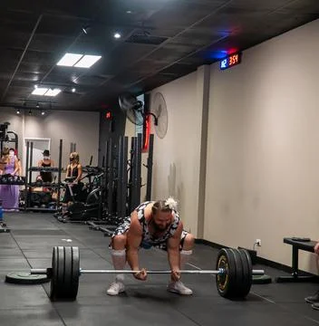 Athlets deadlifting in drag Stock Photos