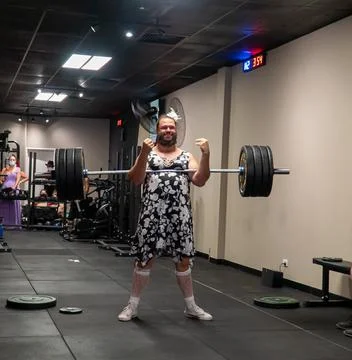 Athlets deadlifting in drag Stock Photos