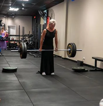 Athlets deadlifting in drag Stock Photos