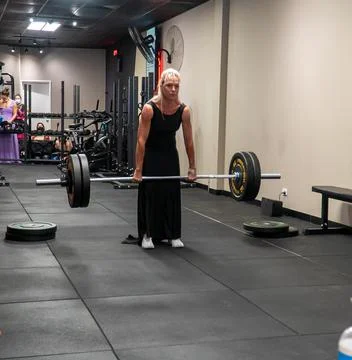 Athlets deadlifting in drag Stock Photos