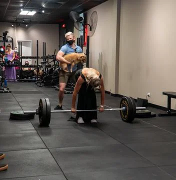 Athlets deadlifting in drag Stock Photos
