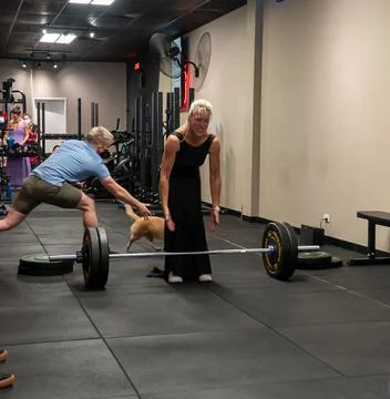 Athlets deadlifting in drag Stock Photos