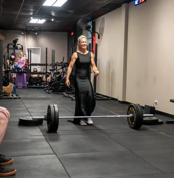 Athlets deadlifting in drag Stock Photos