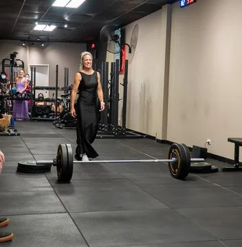 Athlets deadlifting in drag 스톡 사진