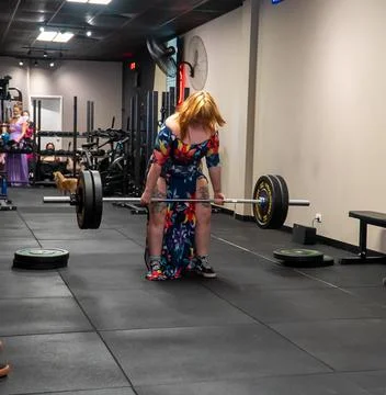 Athlets deadlifting in drag Stock Photos