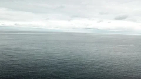 The Atlantic Ocean off of the Cabot Trail, Canada 動画素材 132855197