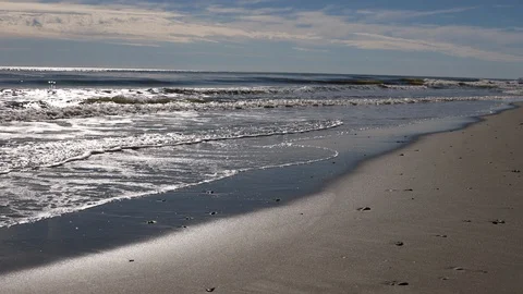 Atlantic ocean crashing waves on myrtla beach south carolina Stock Footage 128251095