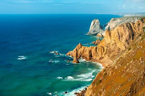 Atlantic ocean view with cliff. View of Atlantic Coast at Portugal, Cabo da R Foto stock