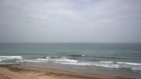 Atlantic Ocean Waves Rolling on Moroccan Sand Beach with Original Sound Vídeos de archivo 334177062