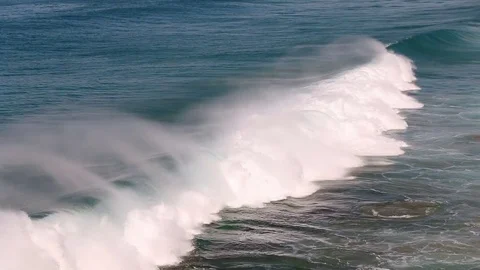 Atlantic ocean waves run onto coast line in Fuerteventura, Canary Islands Video stock 72326739