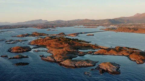 Atlantic Road in stunning sunset - drone video Video stock 124337598