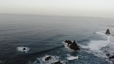 Atlantic waves on the background of mountains and sunset on island Vídeo Stock 105011075