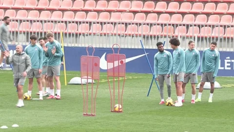 Atletico Madrid train ahead of Saturday's match against Athletic Club de Bilbao, 스톡 동영상 303149686