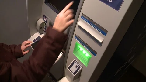 ATM 動画素材 105613927