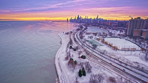 Atmospheric drone shot of the Chicago Loop in the early winter morning light. Stock Footage 332130651
