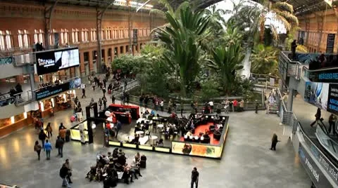 Atocha timelapse side 動画素材 8914471
