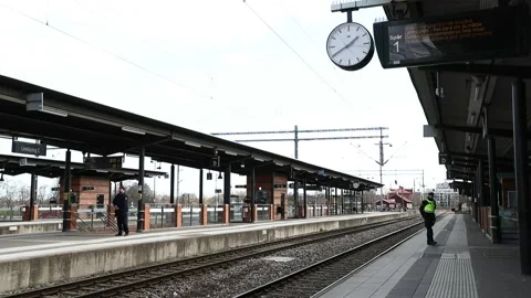 Attack, Linköping central station 库存影片 194703542