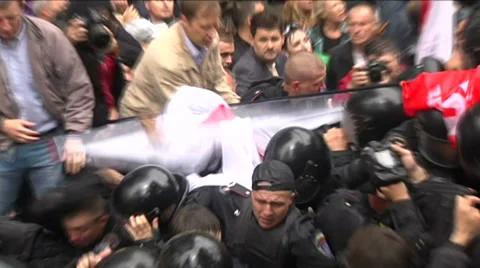 Attack, police, Stock Footage 31535898