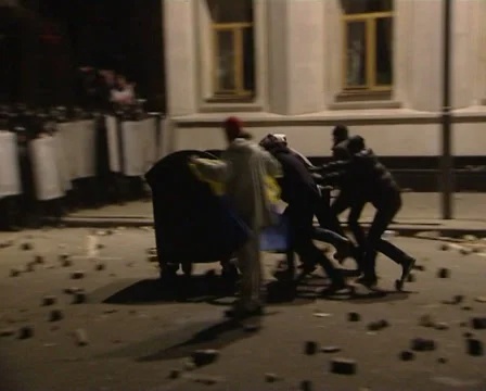 Attack, police, Stock Footage 33577397