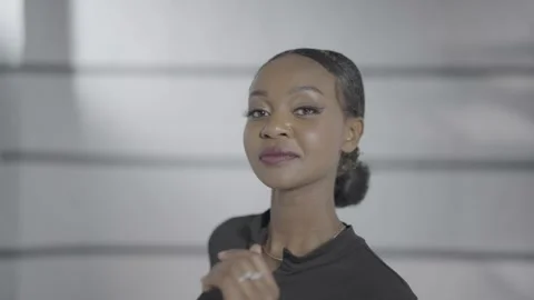 Attractive African Model in Studio 스톡 동영상 315575646