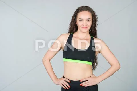 Attractive fitness woman, trained female body, lifestyle portrait, Stock Photos