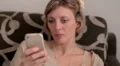 attractive woman using smartphone to send short message, businesswoman HD Footage