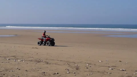 Atv on beach, marocco 库存影片 58483956