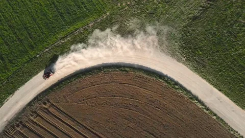 ATV drift through sandy corner on sunny day in slow motion 库存影片 152147952