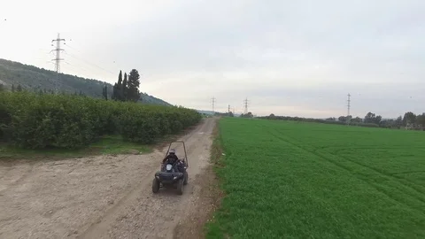 ATV safe driving Vídeos de archivo 72569285