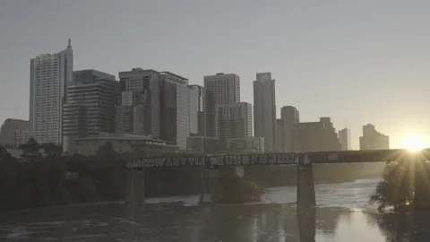 ATX Sunrise Log Stockbeeldmateriaal 170955538