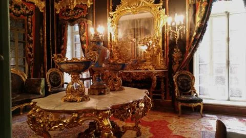 Aubisson room with antiques inside accommodation building of prince Mohamed A 库存照片