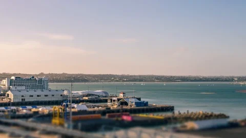 Auckland's Queens Wharf sunset time-lapse with tilt-shift effect Stockbeeldmateriaal 101859664