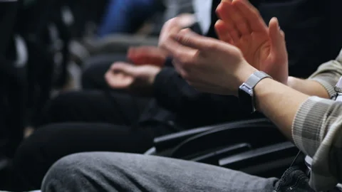 Audience clapping hands during business conference event. 스톡 동영상 347779152