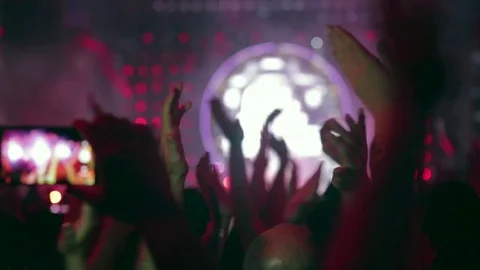 Audience claps at concert 스톡 동영상 72084984