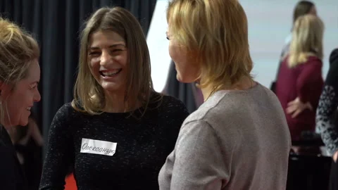 Audience in the conference hall. Yoga classes. Kyiv, Ukraine, 10.05.2019 Vidéo 112093448