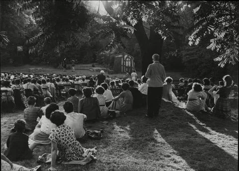 Audience Watching 'the Comedy Of Errors' At The Open Air Theatre In Regents Park Stock Photos