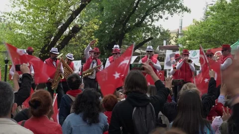 Audiences watch the show. 動画素材 195259667