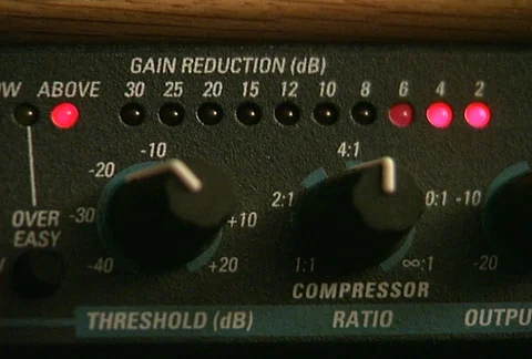 Audio Compressor DBX ECU of LEDs and knobs 스톡 동영상 98302287