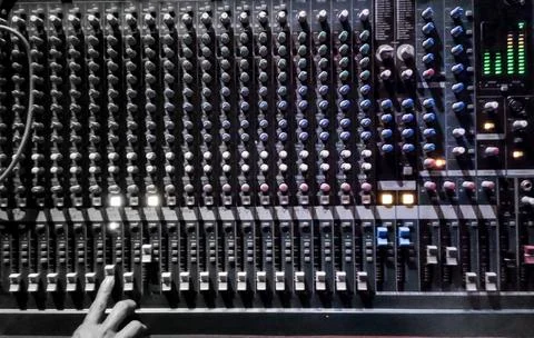 Audio Console.Amplifying Equipment That Adjusts Studio Audio Mixer Knobs Stockfoto's