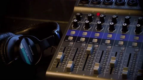 Audio Mixer Vidéo 153436207
