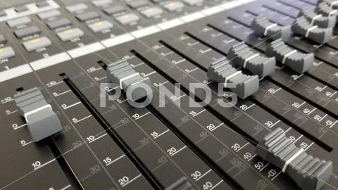 Audio Mixer, Knobs