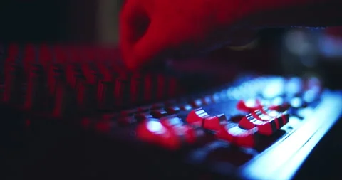 Audio Mixer Macro Close Up. Audio Engineer Adjust Sound with EQ Knobs. 스톡 동영상 167612176