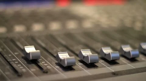 Audio Mixer - Moving Faders Видео 8950322