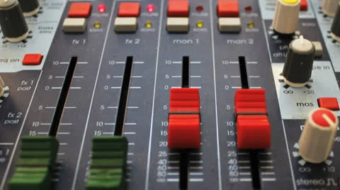 Audio pult zoom in Stock Footage 25136922