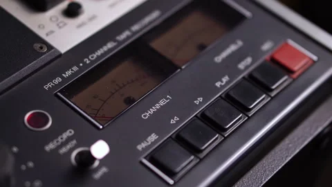 Audio VU Meter Levels on Professional Reel-to-Reel Magnetophone Recorder 스톡 동영상 279631506