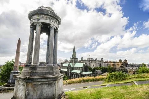 Auf einem Hügel nahe der Glasgow Cathedral befindet sich der viktorianisch.. Stock Photos