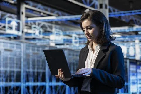 Augmented reality, laptop and programmer in server hub, optimizing equipment Foto stock