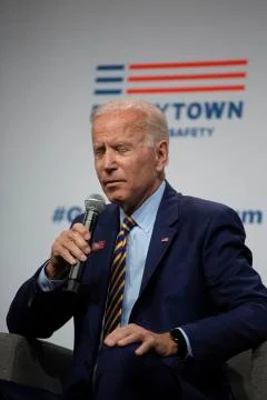 AUGUST 10 2019: DES MOINES IOWA-POLITICIANS SPEAK AT GUN SAFETY FORUM Stock Photos