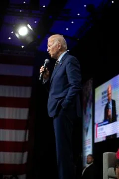 AUGUST 10 2019: DES MOINES IOWA-POLITICIANS SPEAK AT GUN SAFETY FORUM Stock Photos